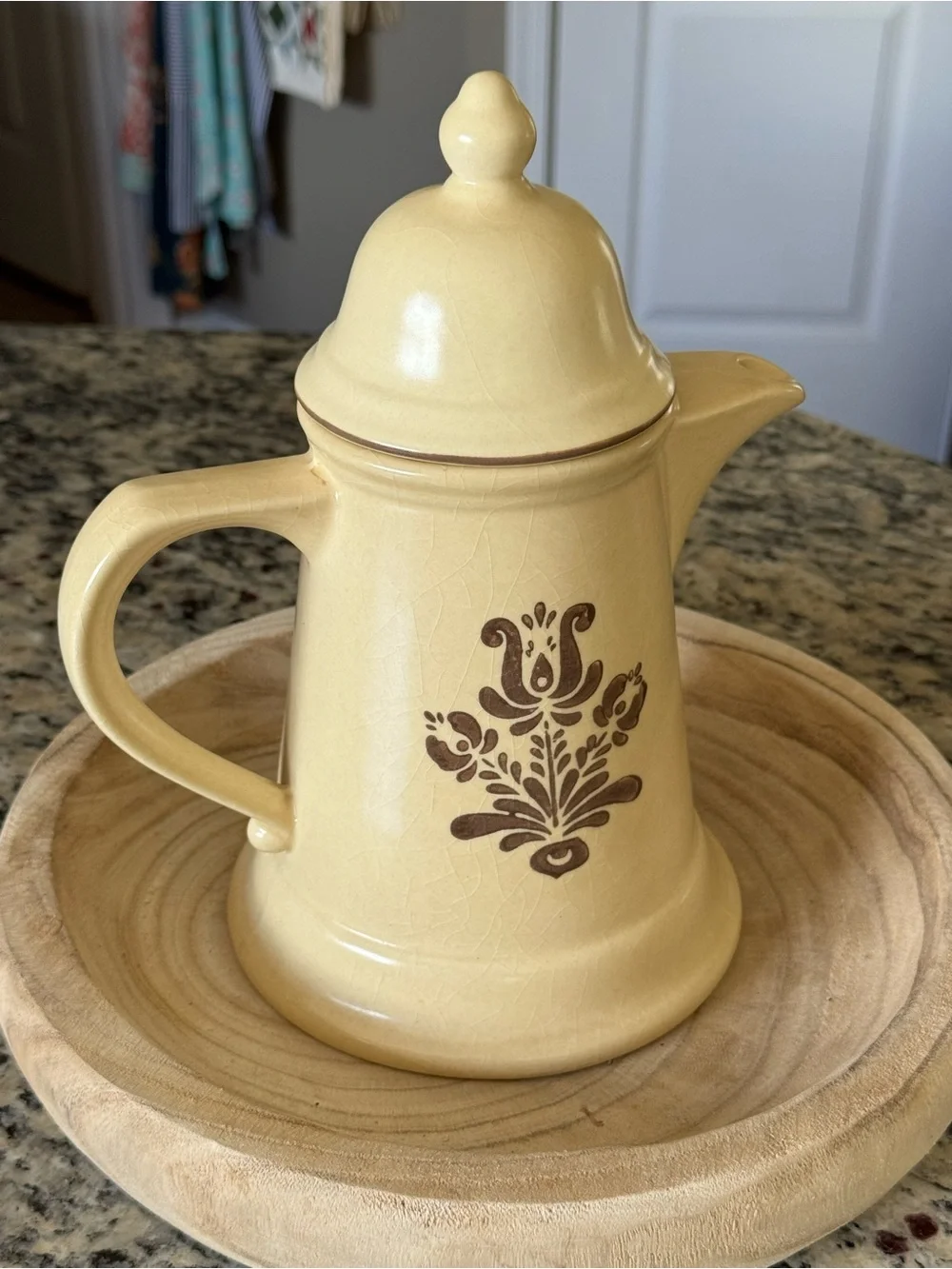 Pfaltzgraff Village Coffee Pot & Lid Vintage Stoneware Made In USA